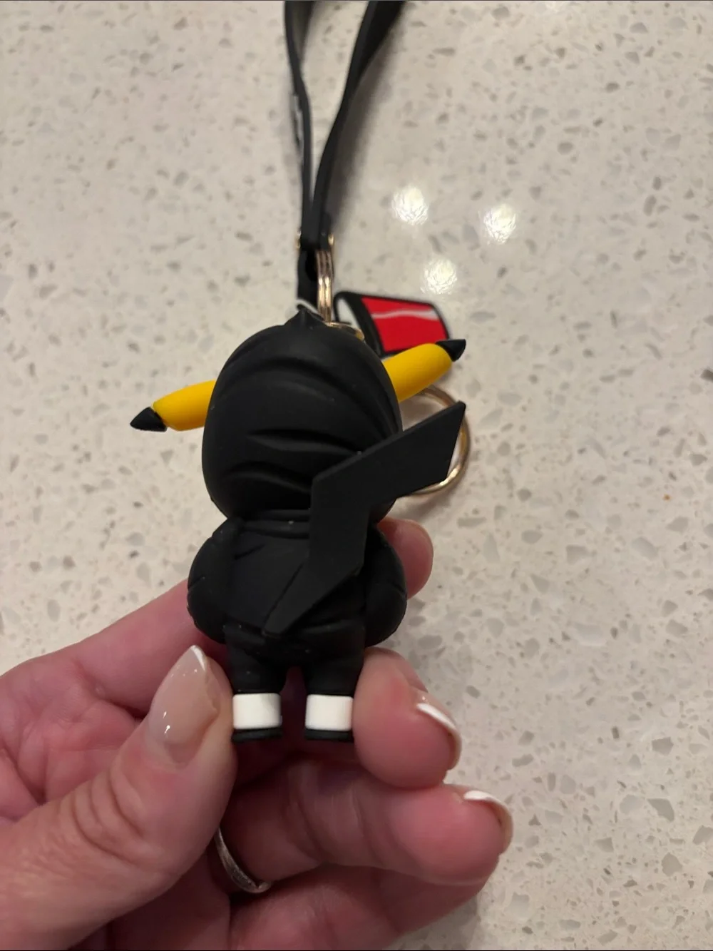 Pikatchu Pokémon Streetwear blowing a bubble keychain